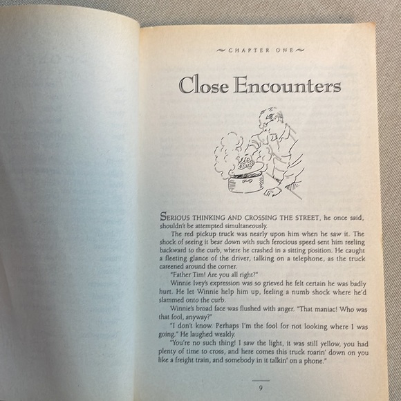 🌈2/$8  A Light in the Window #2 in the Mitford Years Series - Picture 8 of 12